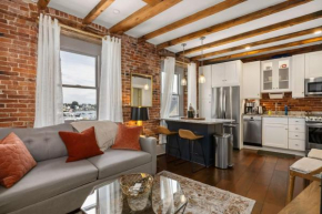 Tugboat Vista 2 Bedroom Downtown Portsmouth
